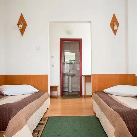 Otel Beta 2*